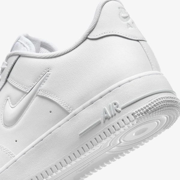Кроссовки Nike AIR FORCE 1 JEWEL белые HM0621-100