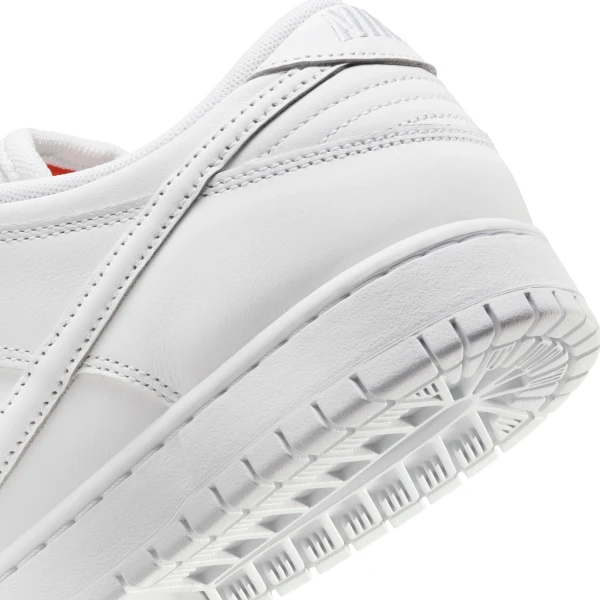 Кросівки Nike SB DUNK LOW PRO білі FJ1674-100