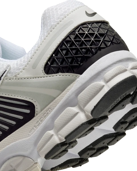 Кроссовки Nike ZOOM VOMERO 5 бело-кремово-черные FB9149-101