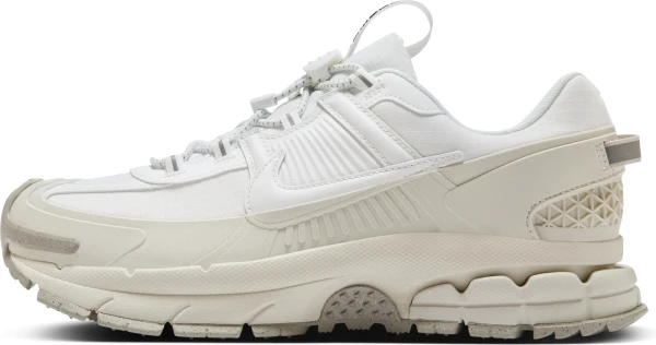 Кроссовки Nike ZOOM VOMERO ROAM WINTERIZED бежево-белые HV5951-100