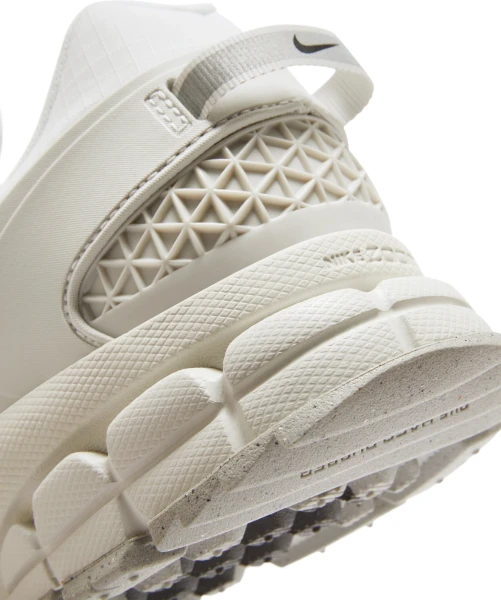Кроссовки Nike ZOOM VOMERO ROAM WINTERIZED бежево-белые HV5951-100