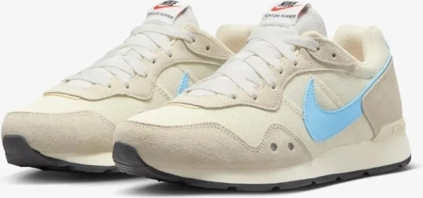 Кросівки жіночі Nike VENTURE RUNNER бежево-блакитні CK2948-114