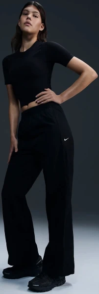 Спортивные штаны женские Nike WINDRUNNER HIGH-WAISTED WOVEN OPEN-HEM PANTS черные FV7655-010