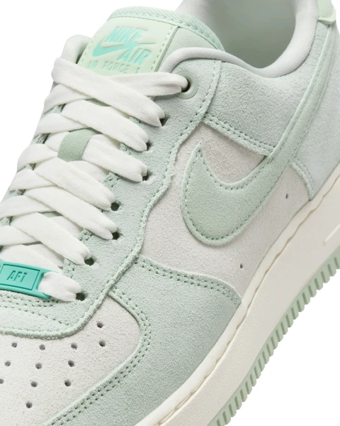 Кросівки жіночі Nike AIR FORCE 1 '07 SE м'ятно-бежеві HQ1497-099