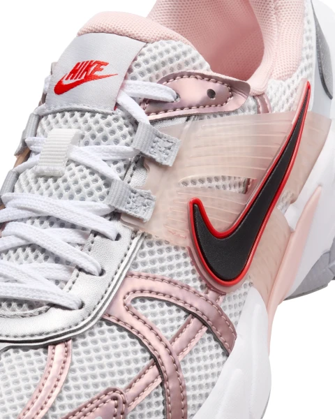Кросівки жіночі Nike V2K RUN біло-рожево-червоні HF9997-100