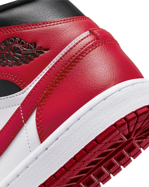 Кроссовки женские Nike AIR JORDAN 1 MID красно-бело-черные BQ6472-079