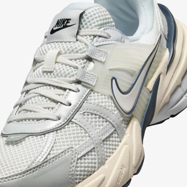 Кроссовки женские Nike V2K RUN светло-серо-персиково-темно-синие FD0736-004