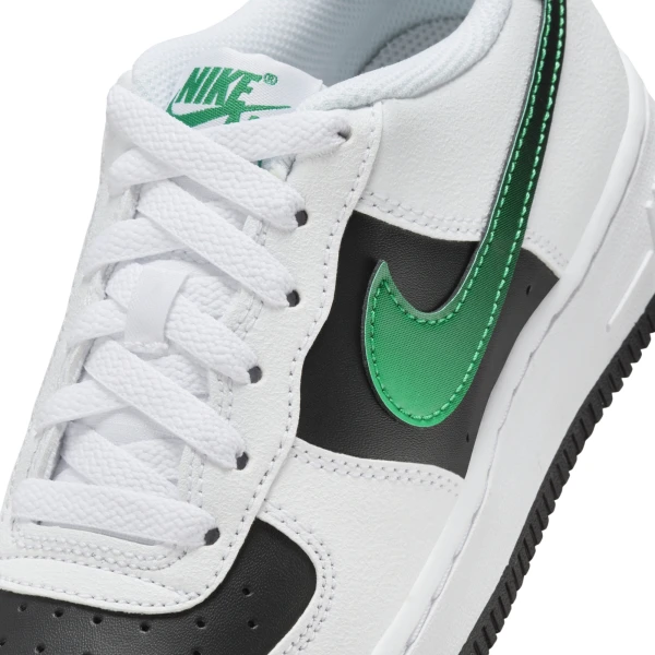 Кросівки підліткові Nike AIR FORCE 1 LV8 2 біло-чорно-зелені FZ4353-100