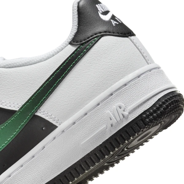 Кросівки підліткові Nike AIR FORCE 1 LV8 2 біло-чорно-зелені FZ4353-100