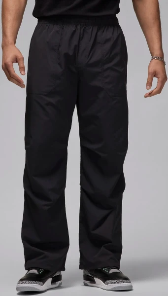 Спортивные штаны Nike JORDAN ESSENTIALS WOVEN PANTS черные FV7306-010