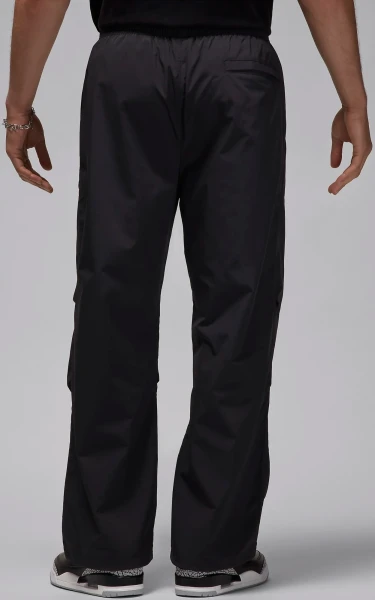 Спортивные штаны Nike JORDAN ESSENTIALS WOVEN PANTS черные FV7306-010