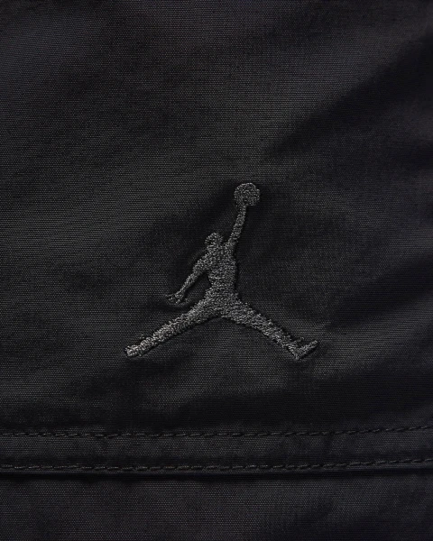 Спортивные штаны Nike JORDAN ESSENTIALS WOVEN PANTS черные FV7306-010
