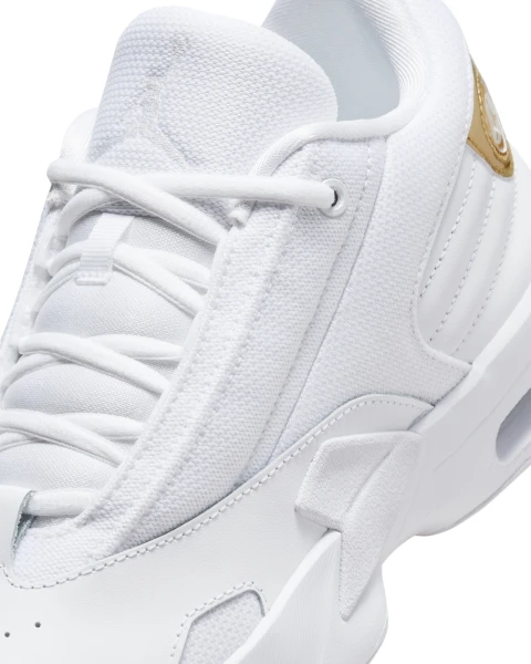 Кроссовки женские Nike JORDAN MAX AURA 6 белые FQ7943-117
