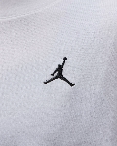 Футболка женская Nike JORDAN ESSENTIALS белая FN4500-101