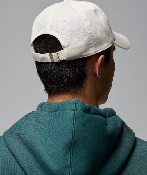 Кепка Nike JORDAN CLUB CAP ADJUSTABLE HAT PATCH молочная FD5181-133