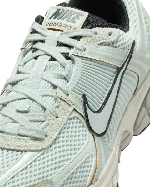 Кросівки жіночі Nike ZOOM VOMERO 5 м'ятно-сірі FN6742-001