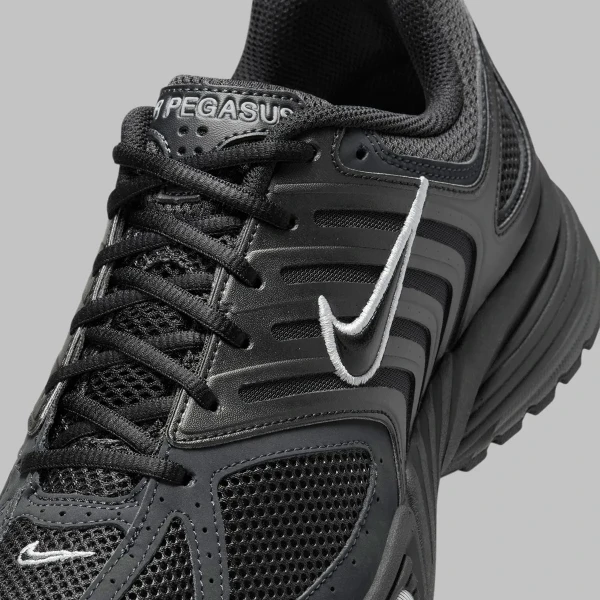 Кросівки Nike AIR PEGASUS 2005 чорні HV1792-001