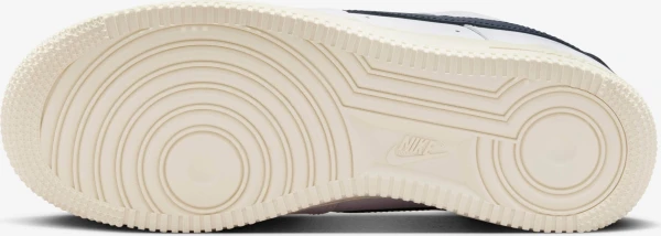 Кросівки жіночі Nike AIR FORCE 1 '07 FLYEASE біло-темно-синьо-золоті HJ9122-100