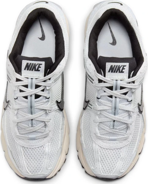 Кроссовки женские Nike ZOOM VOMERO 5 светло-серые FN6742-002