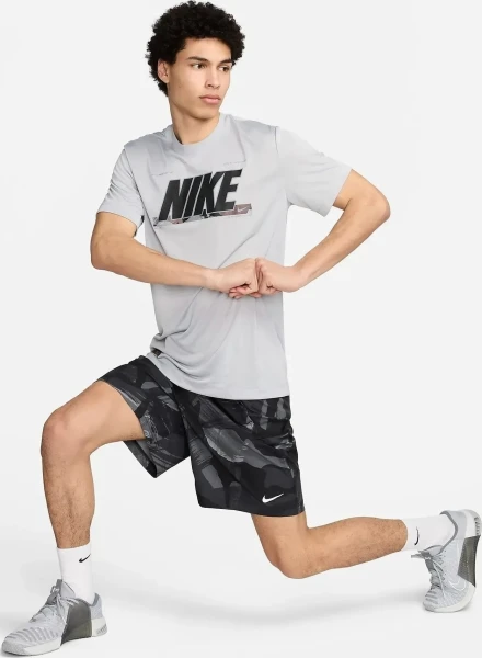 Футболка Nike DRI-FIT TEE RLGD CAMO GFX серая FV8370-077