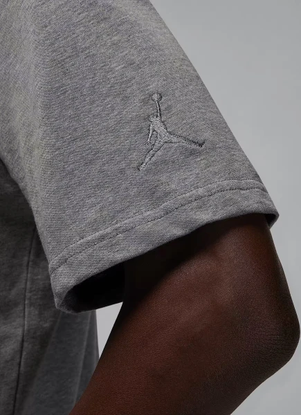 Футболка Nike JORDAN BRAND SNEAKER PATCH серая FN5982-091