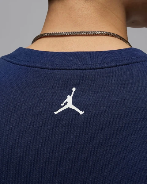 Футболка Nike AJ1 BRAND SNEAKER PATCH темно-синя HJ2326-410
