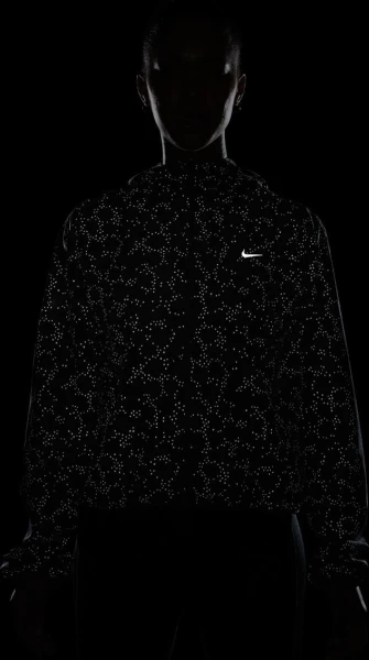 Куртка для бігу жіноча Nike DRI-FIT RUNNING JACKET чорна FB5321-010