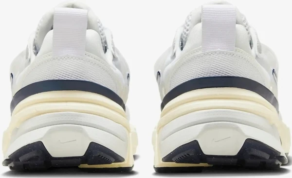 Кроссовки женские Nike V2K RUN бело-темно-синие FD0736-102