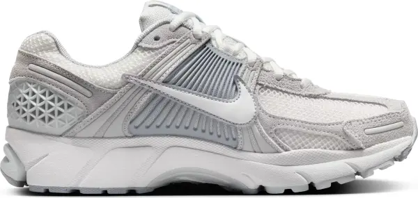 Кроссовки женские Nike ZOOM VOMERO 5 бело-светло-серые HQ0458-001