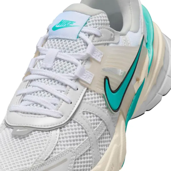 Кроссовки женские Nike V2K RUN бело-бирюзовые FD0736-105