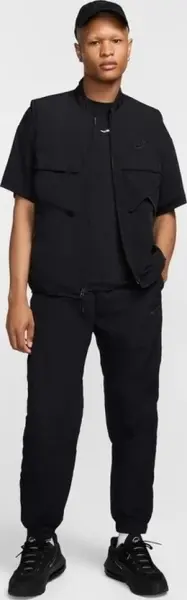 Жилетка Nike TECH WOVEN GILET черная FZ0748-010