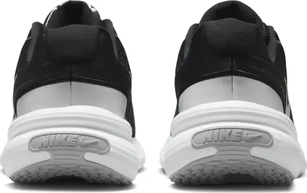 Кроссовки Nike UPLIFT SC черно-белые IB2765-002