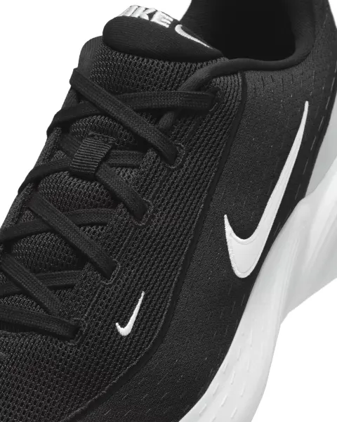 Кроссовки Nike UPLIFT SC черно-белые IB2765-002