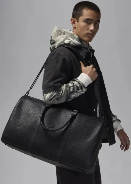Сумка Nike JORDAN MONOGRAM DUFFLE BAG 40L черная LM0987-023