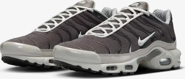 Кроссовки Nike AIR MAX PLUS бежево-серые IB7679-200