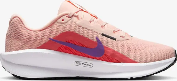 Кросівки бігові жіночі Nike DOWNSHIFTER 13 персиково-коралові FD6476-600