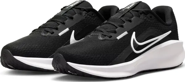 Кросівки бігові жіночі Nike DOWNSHIFTER 13 чорно-білі FD6476-001