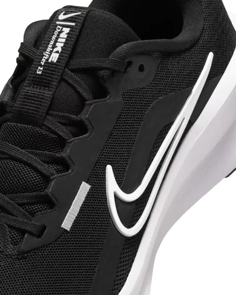 Кросівки бігові жіночі Nike DOWNSHIFTER 13 чорно-білі FD6476-001