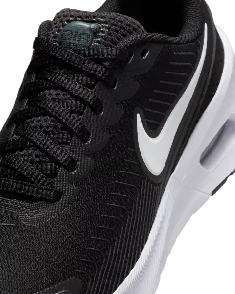Кросівки жіночі Nike AIR MAX NUAXIS чорно-білі HF1233-001