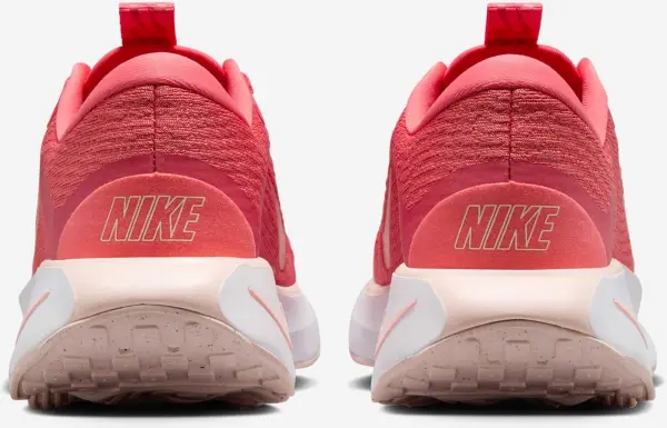 Кросівки жіночі Nike MOTIVA коралові DV1238-802