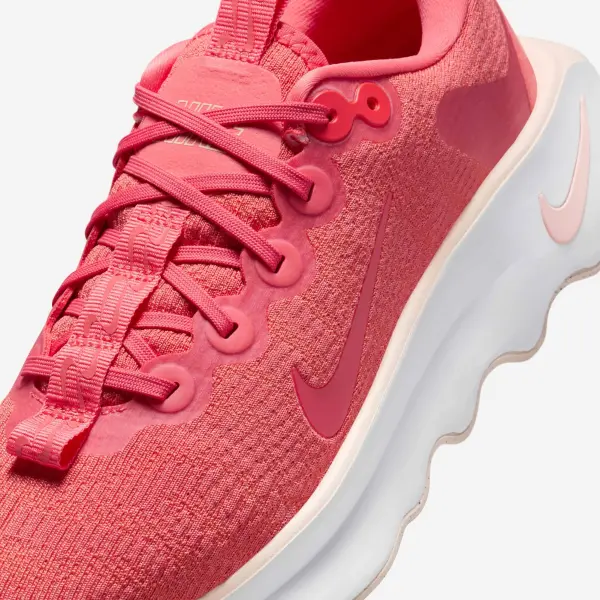 Кросівки жіночі Nike MOTIVA коралові DV1238-802