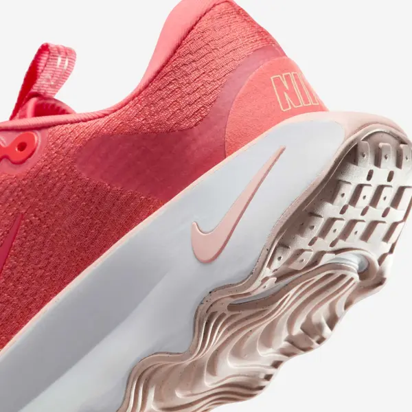 Кросівки жіночі Nike MOTIVA коралові DV1238-802