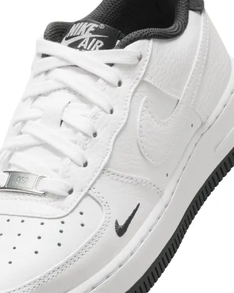 Кроссовки подростковые Nike AIR FORCE 1 LV8 (GS) бело-темно-серые HJ4560-100