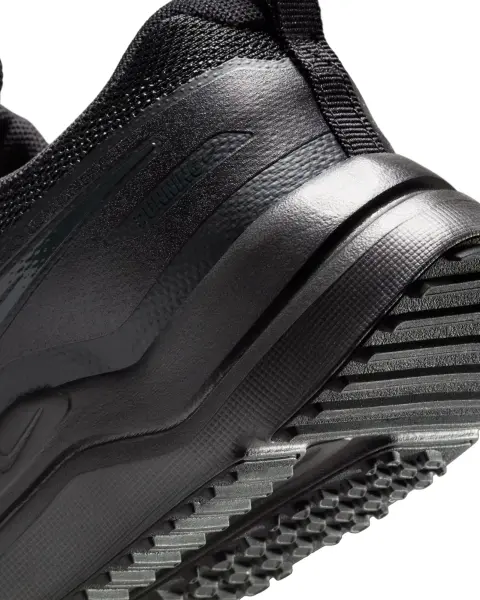 Кросівки підліткові Nike COSMIC RUNNER (GS) чорні HM4402-001