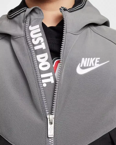 Куртка дитяча Nike FUTURA SOFTSHELL сіро-чорна 86L975-M19