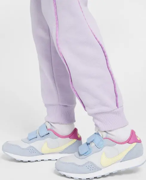 Спортивний костюм дитячий Nike ESSENTIALS світло-фіолетовий 36M606-P6I