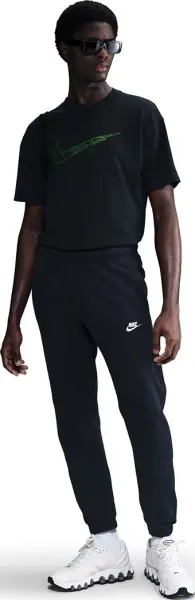 Футболка Nike SPORTSWEAR чорна HJ0746-010