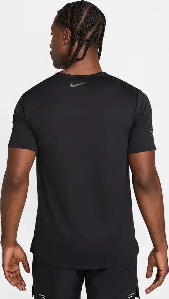 Футболка для бігу Nike MILER FLASH DRI-FIT UV RUNNING чорна IB4127-010