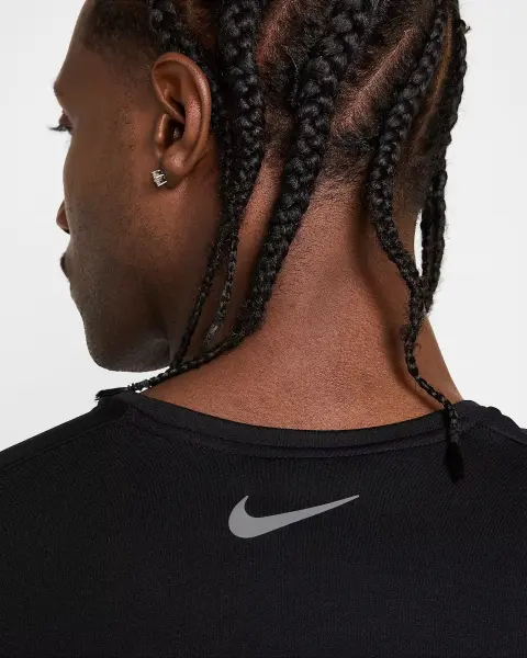 Футболка для бігу Nike MILER FLASH DRI-FIT UV RUNNING чорна IB4127-010