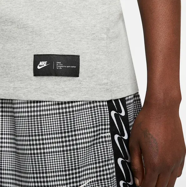 Футболка женская Nike SPORTSWEAR серая CZ6368-063
